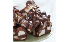 Brownie de chocolate con Marshmallows recubiertos 